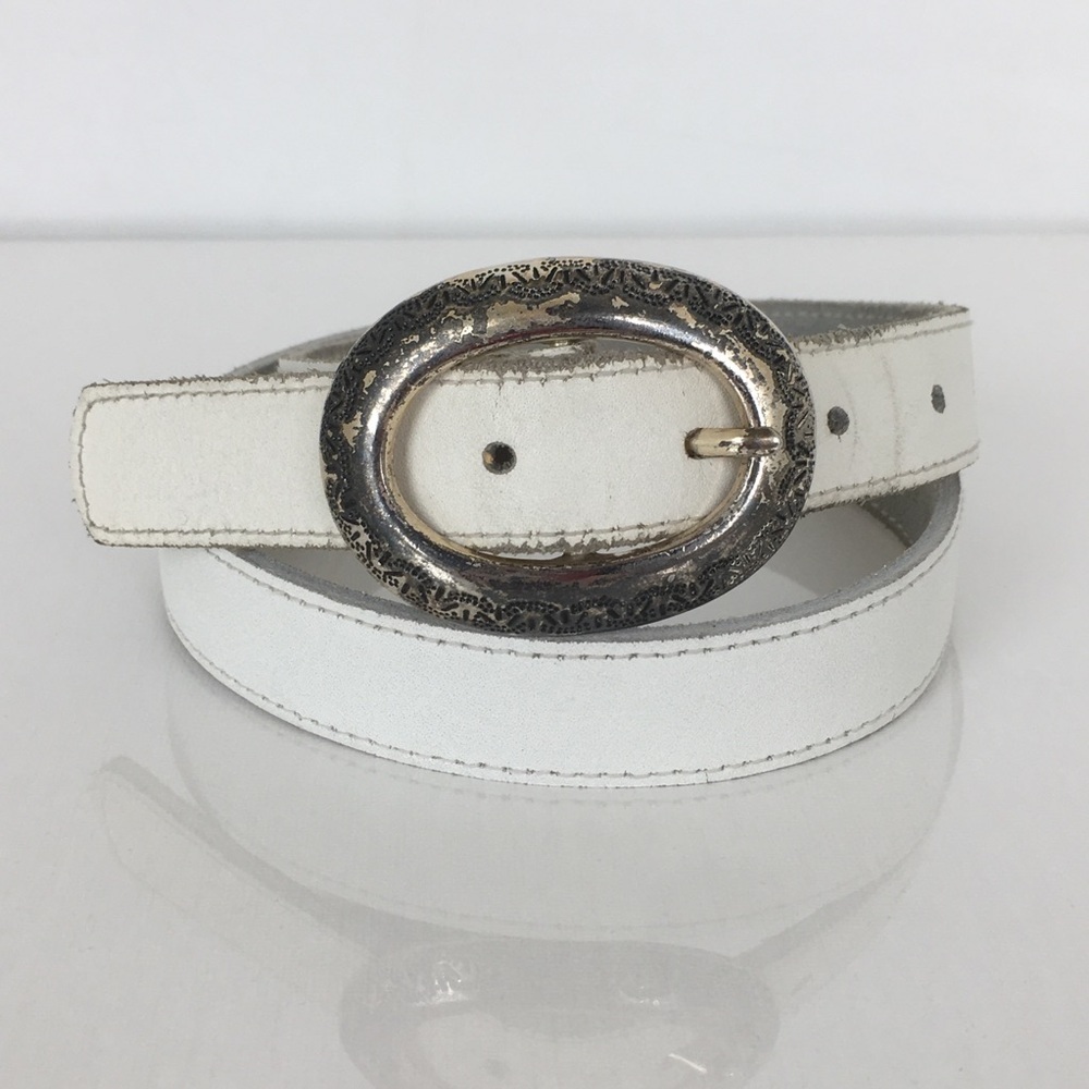 Vintage White Leather Skinny Belt Women's Size M Oval Distressed Silver Buckle